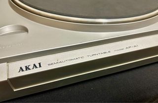 Giradiscos Akai AP-A1 Semi-Automático