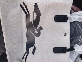 Bolso Negro y Blanco con Diseño de Ciervo