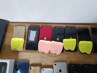 Lotto 25 smartphone iPhone Samsung Xiaomi ricambi