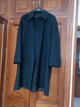 Abrigo de hombre negro