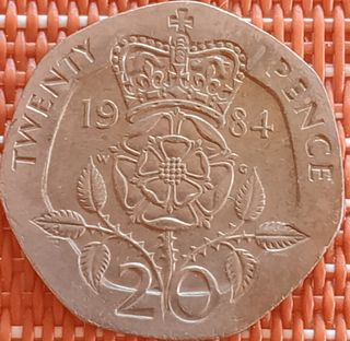1- 10 monedas: 6 Reino Unido y 4 varias