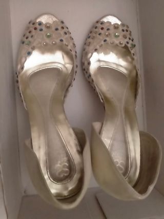 Zapatos de fiesta peep toe beige