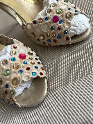 Zapatos de fiesta peep toe beige