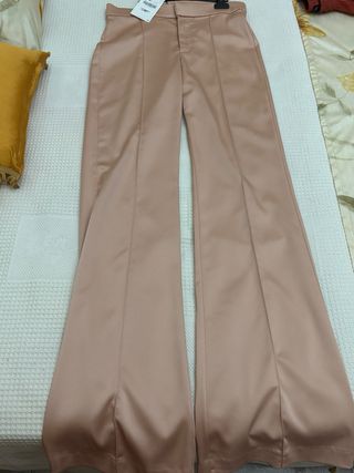 Pantalón Zara satinado rosa Talla S