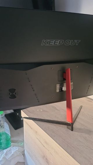 Monitor KEEP OUT 4K 22p Seminuevo,,zona mollina 