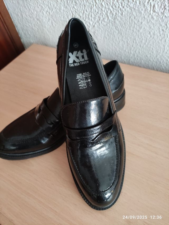 Zapatos planos Xti negros talla 40
