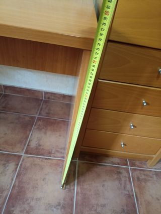 Mesa de escritorio de madera