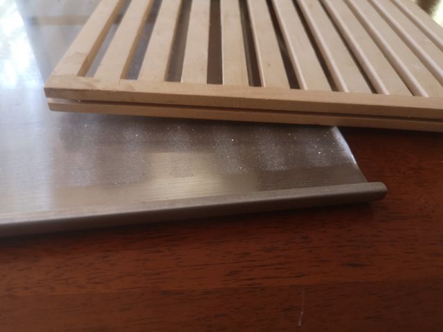 Tagliere per pane con vassoio raccogli-briciole