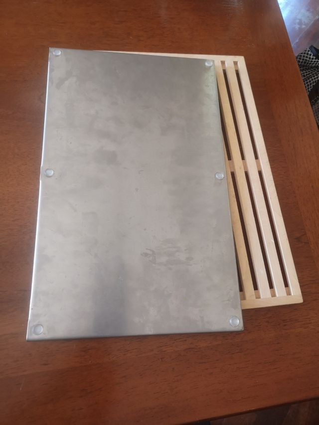 Tagliere per pane con vassoio raccogli-briciole