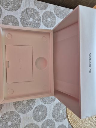 Caja MacBook Pro M3