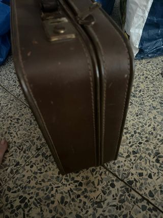 Valigia vintage in cartone e pelle