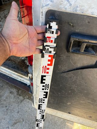 Mira topográfica para construcción