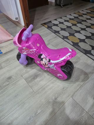Moto correpasillos Minnie Mouse