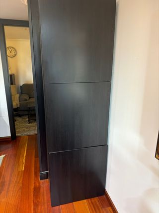 Librería IKEA Negra. son 2 librerías  iguales y pe