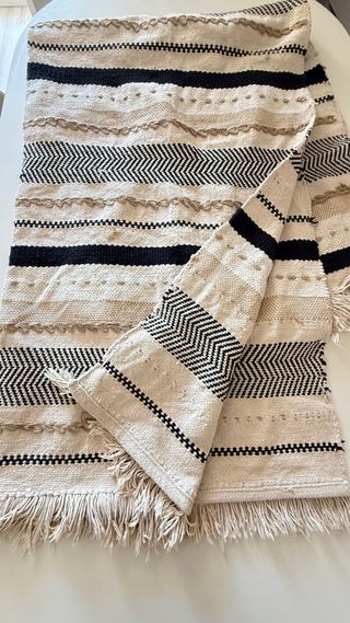 Manta Maison du Monde Beige y Negro