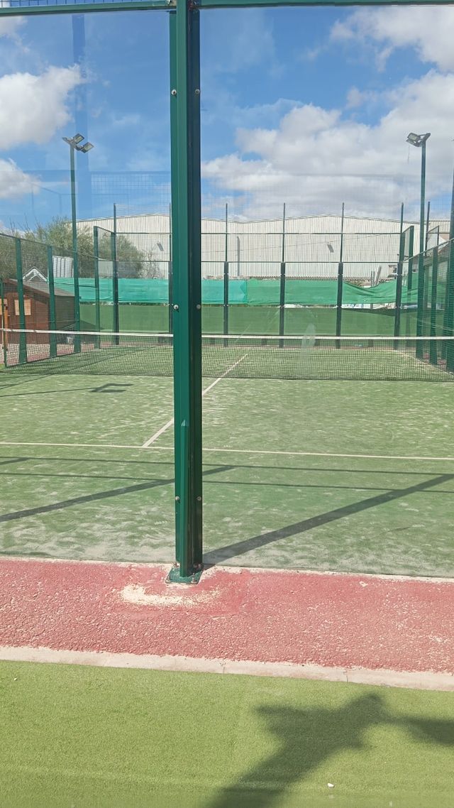 Pistas de pádel panorámicas sin césped