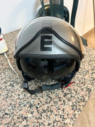 Casco Moto Grigio con Visiera