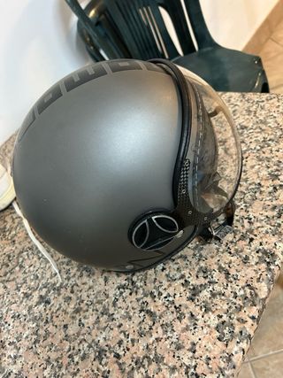 Casco Moto Grigio con Visiera