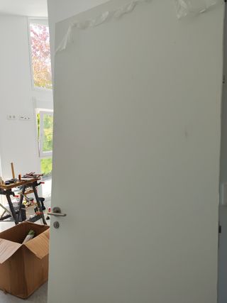 Puerta blanca nueva