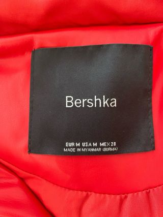 Chaqueta efecto piel acolchada roja Talla M