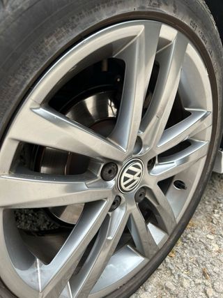 VOLKSWAGEN GOLF VII