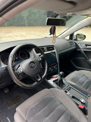 VOLKSWAGEN GOLF VII