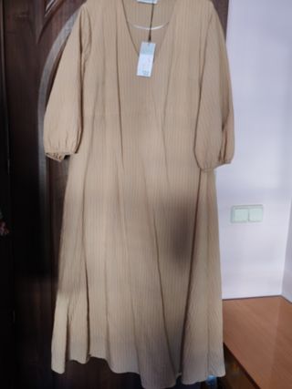 Vestido beige talla L sin estrenar