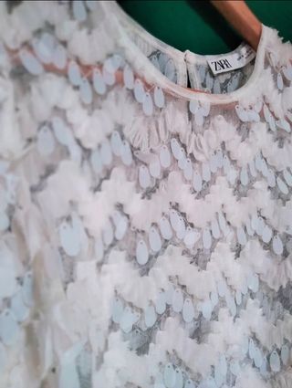 Camisa Zara blanca con apliques