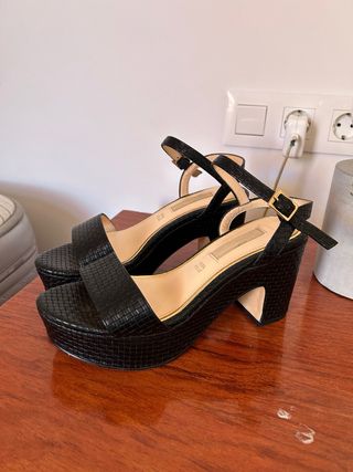 Sandalias de tacón negras