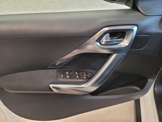 PEUGEOT 2008 Allure 1.2 PureTech 110CV SS