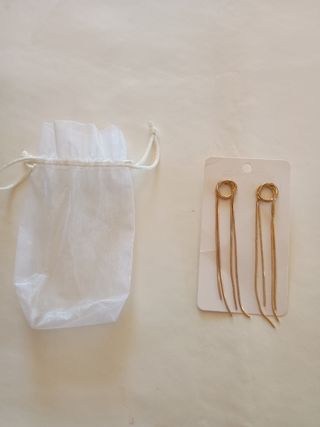 Pendientes largos dorados con cadena