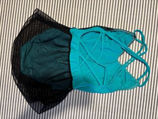 Maillot patinaje turquesa y fundas 5-6 años