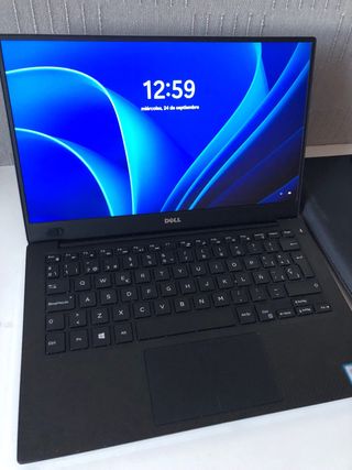Dell XPS 13 9350 i7-6560U in argento 