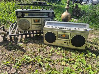 Radios Antiguas Sanyo y Sony Beige/Plata