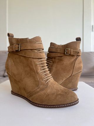 Botines cuña ante Pull & Bear camel