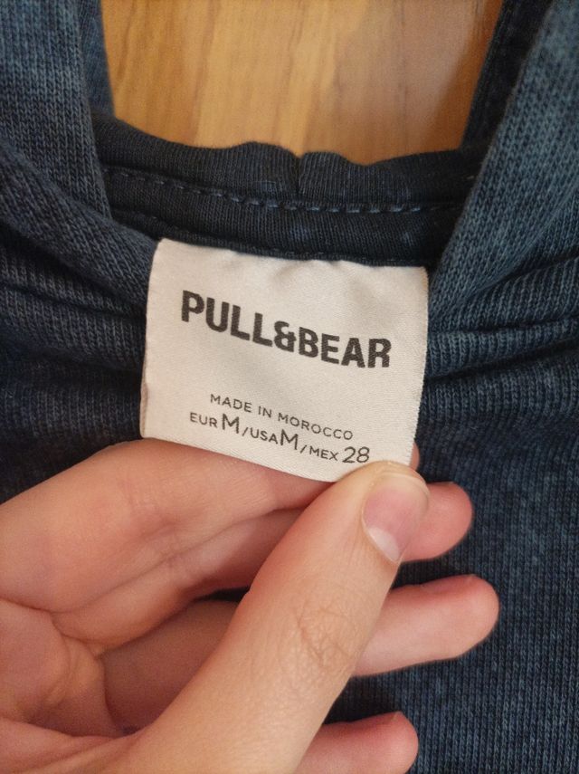 Sudadera azul con capucha