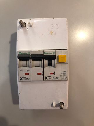Lote Eléctrico: Interruptor, Temporizador y Cajas,