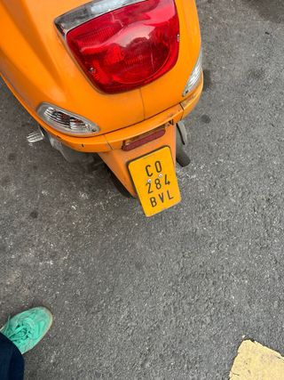 Vespa Sprint 49cc Naranja