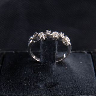 Media alianza con brillantes ORO blanco 18 KT