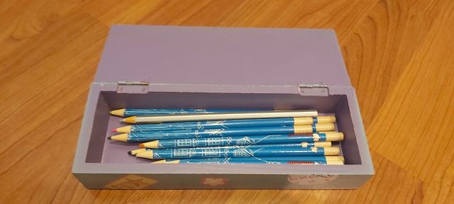 Estuche, bolígrafos y libreta Clipper