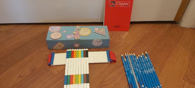 Estuche, bolígrafos y libreta Clipper