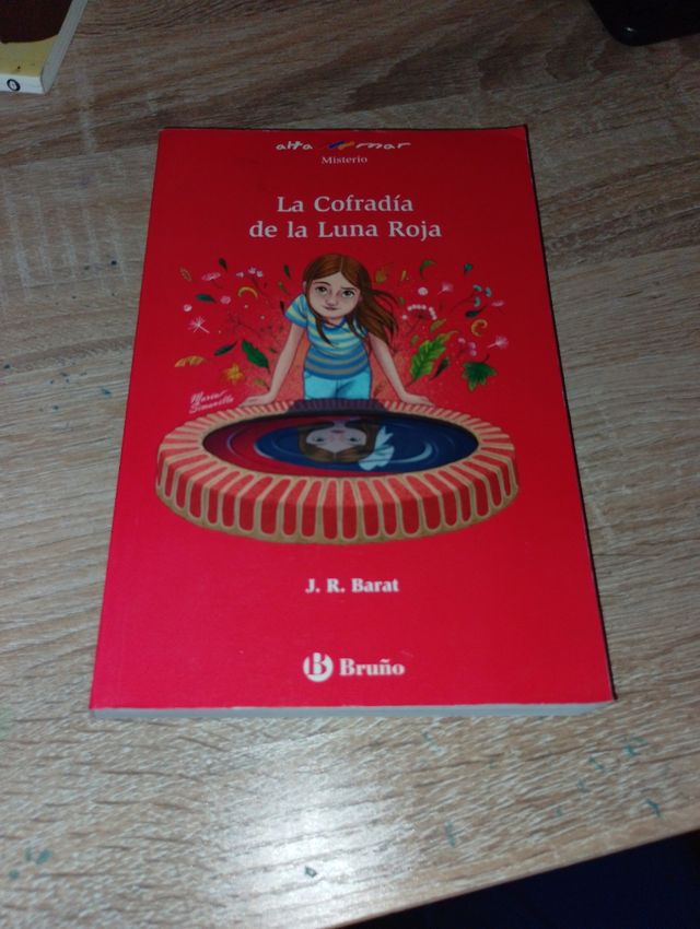 La Cofradía de la Luna Roja