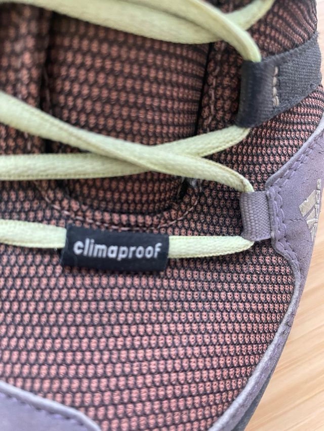 Scarpe da montagna Adidas marroni e rosa