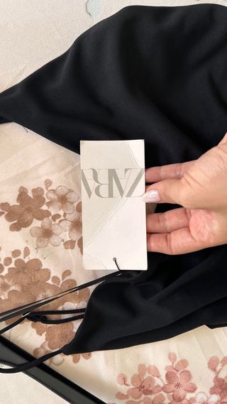 Vestido negro corto Zara