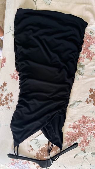 Vestido negro corto Zara