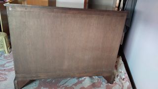 Cómoda antigua de madera