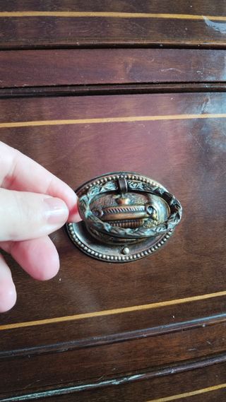 Cómoda antigua de madera