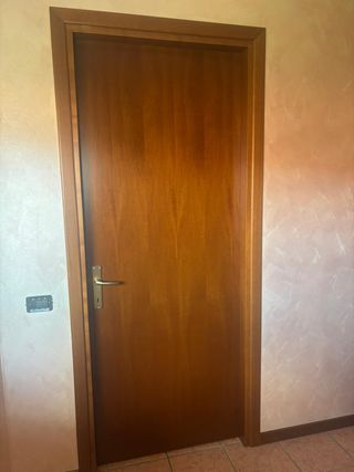 7 Porte in legno massello