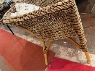 Silla de ratán tejida