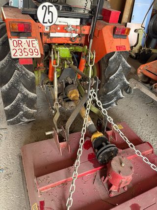 Tractor Agria 8838 DT con aperos